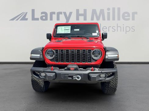 New 2025 Jeep Wrangler Unlimited Rubicon w/ Steel Bumper Group image 3
