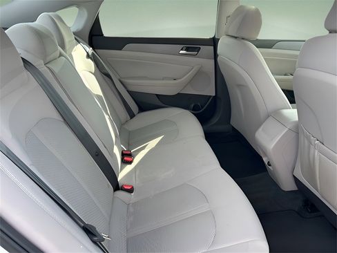 Used 2018 Hyundai Sonata SEL image 17