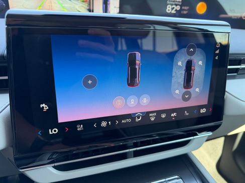 New 2026 Lincoln Nautilus Premier AWD/4WD image 22
