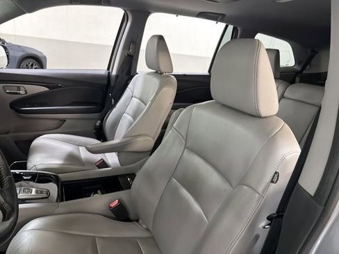 Used 2016 Honda Pilot Touring image 5