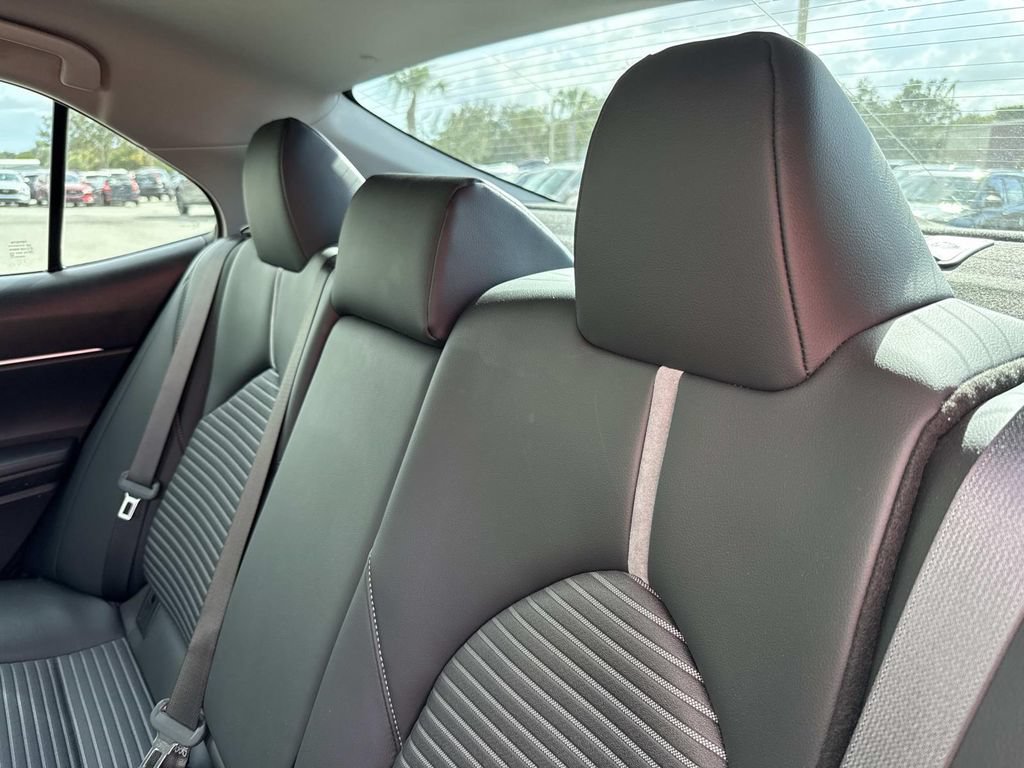 Used 2023 Toyota Camry SE FWD image 14
