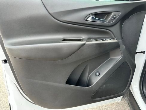 Used 2023 Chevrolet Equinox LT image 24