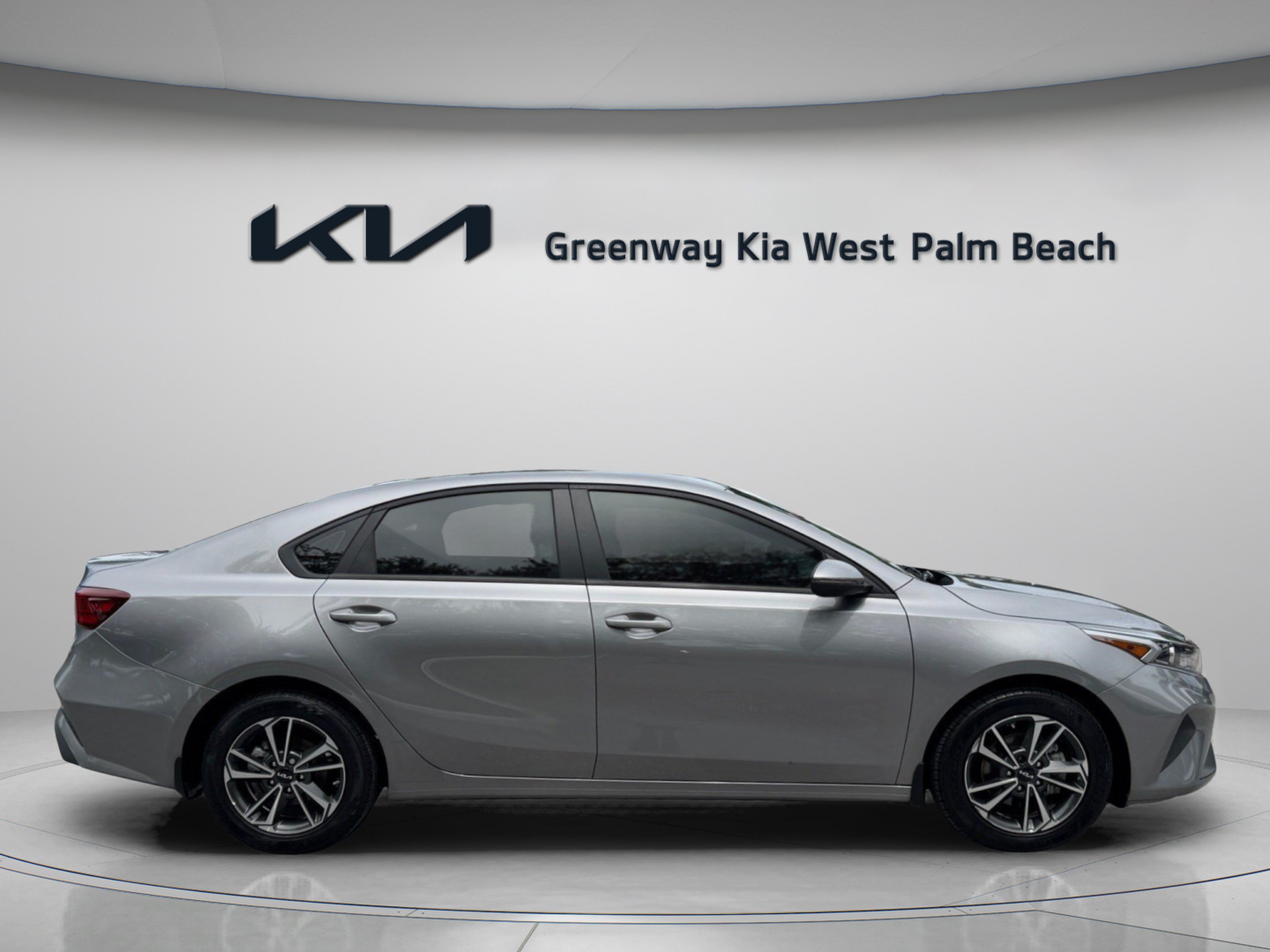 Certified 2024 Kia Forte LXS w/ LXS Technology Package FWD image 8