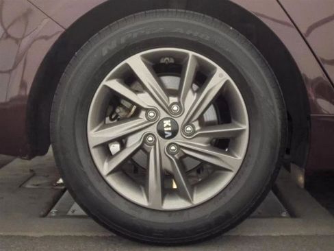 Used 2020 Kia Optima LX image 10