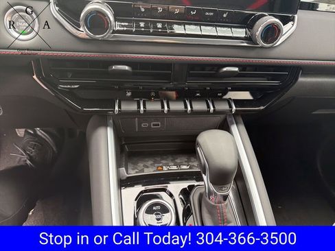 New 2026 Chevrolet Colorado Z71 w/ Midnight Edition AWD/4WD image 21