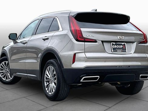 Used 2025 Cadillac XT4 Premium Luxury FWD image 12