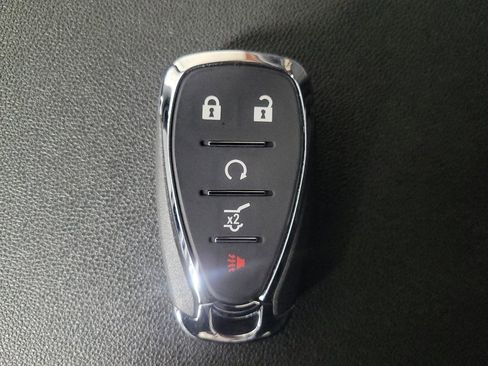 Used 2022 Chevrolet Equinox LT w/ Driver Convenience Package image 32