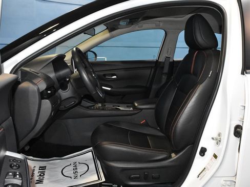 Used 2025 Nissan Sentra SR w/ SR Premium Package FWD image 6
