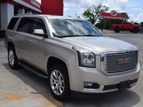 Used 2015 GMC Yukon Denali AWD/4WD image 2