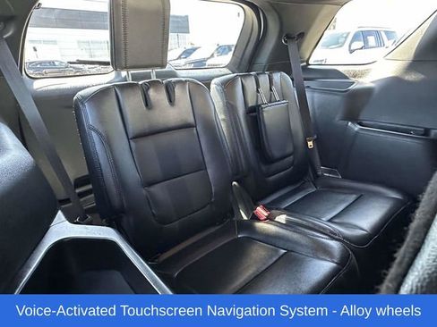 Used 2018 Ford Explorer XLT w/ Equipment Group 202A AWD/4WD image 21