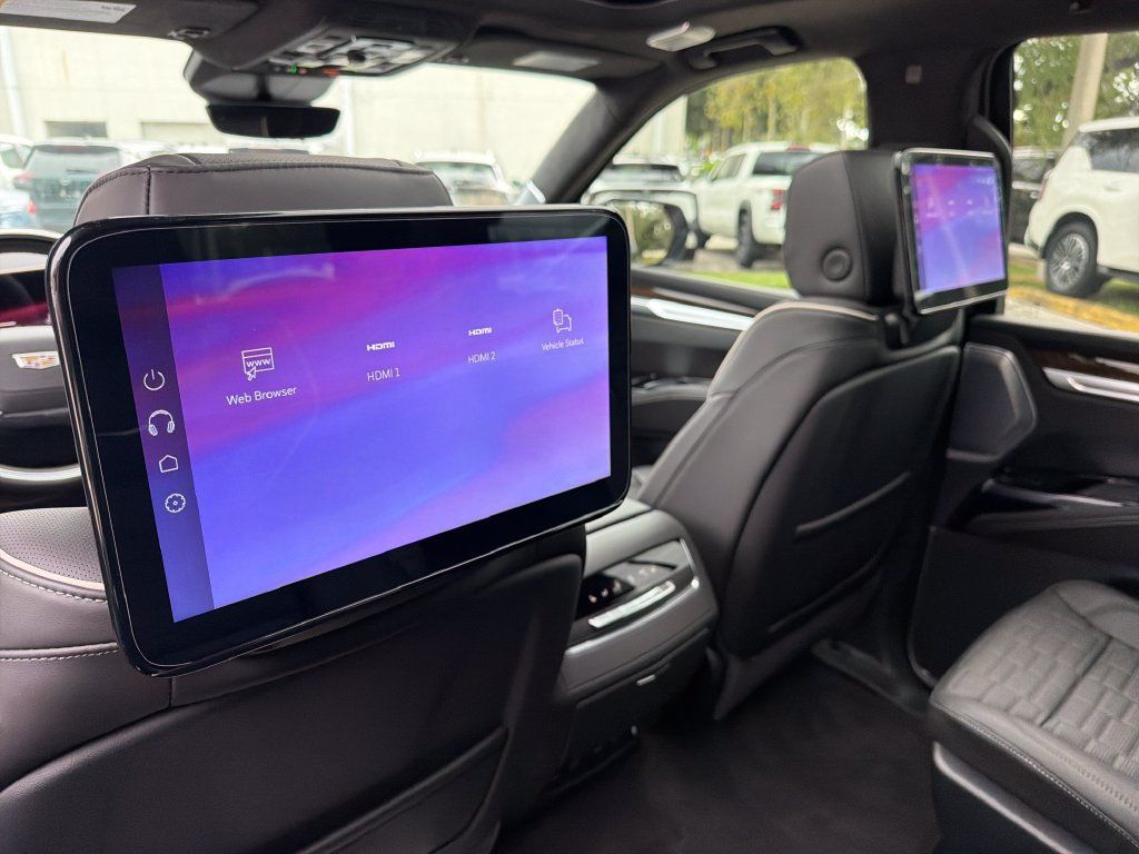 Used 2026 Cadillac Escalade Platinum Sport w/ LPO, ONYX Package AWD/4WD image 31
