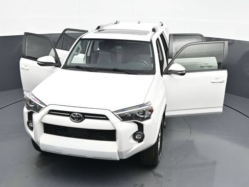 Used 2023 Toyota 4Runner SR5 Premium w/ Moonroof Package RWD image 34
