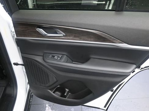 New 2026 Jeep Grand Cherokee Altitude AWD/4WD image 24