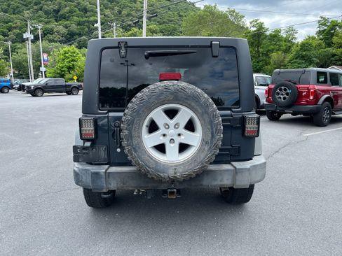 Used 2017 Jeep Wrangler Unlimited Sport w/ Quick Order Package 24S AWD/4WD image 6