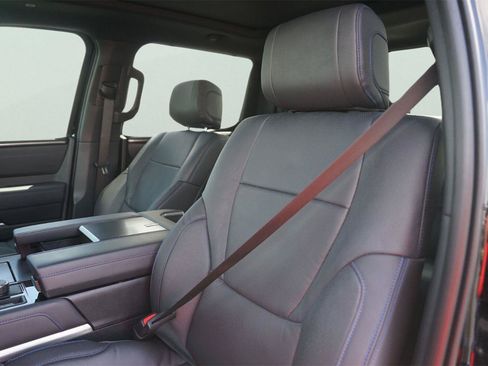 Used 2026 Toyota Tundra Platinum AWD/4WD image 10
