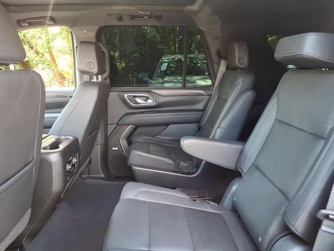 Used 2023 Chevrolet Tahoe Z71 w/ Luxury Package AWD/4WD image 19