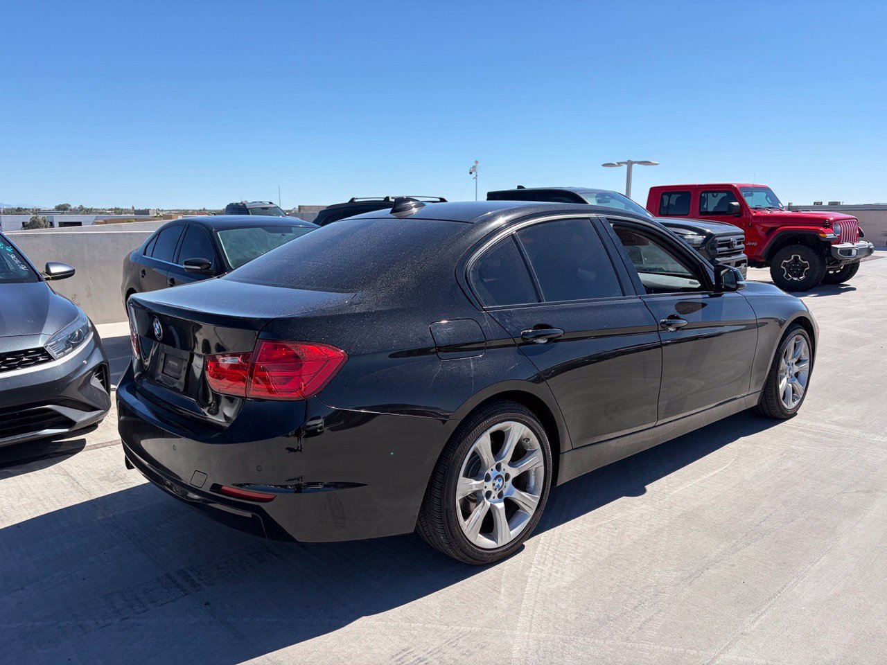 Used 2015 BMW 320i Sedan RWD image 2