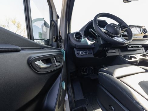 New 2026 Mercedes-Benz Sprinter 2500 image 12