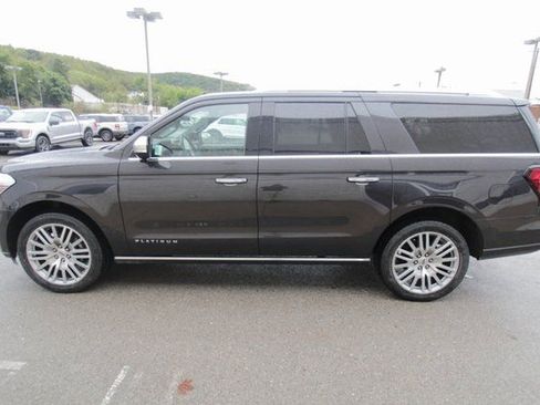 Used 2023 Ford Expedition Max Platinum image 11