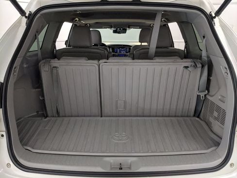 Used 2015 Toyota Highlander Limited w/ Driver Technology Package AWD/4WD image 19