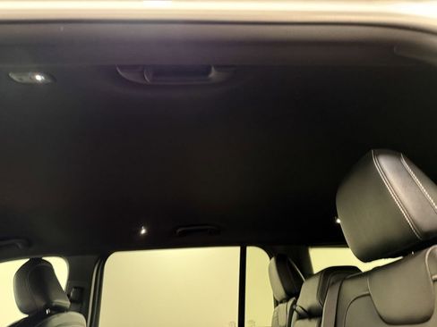 Used 2024 Jeep Grand Cherokee L Altitude image 10