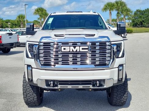 Used 2025 GMC Sierra 2500 Denali w/ Denali Reserve Package AWD/4WD image 2