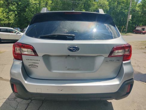 Used 2018 Subaru Outback 2.5i Premium AWD/4WD image 5