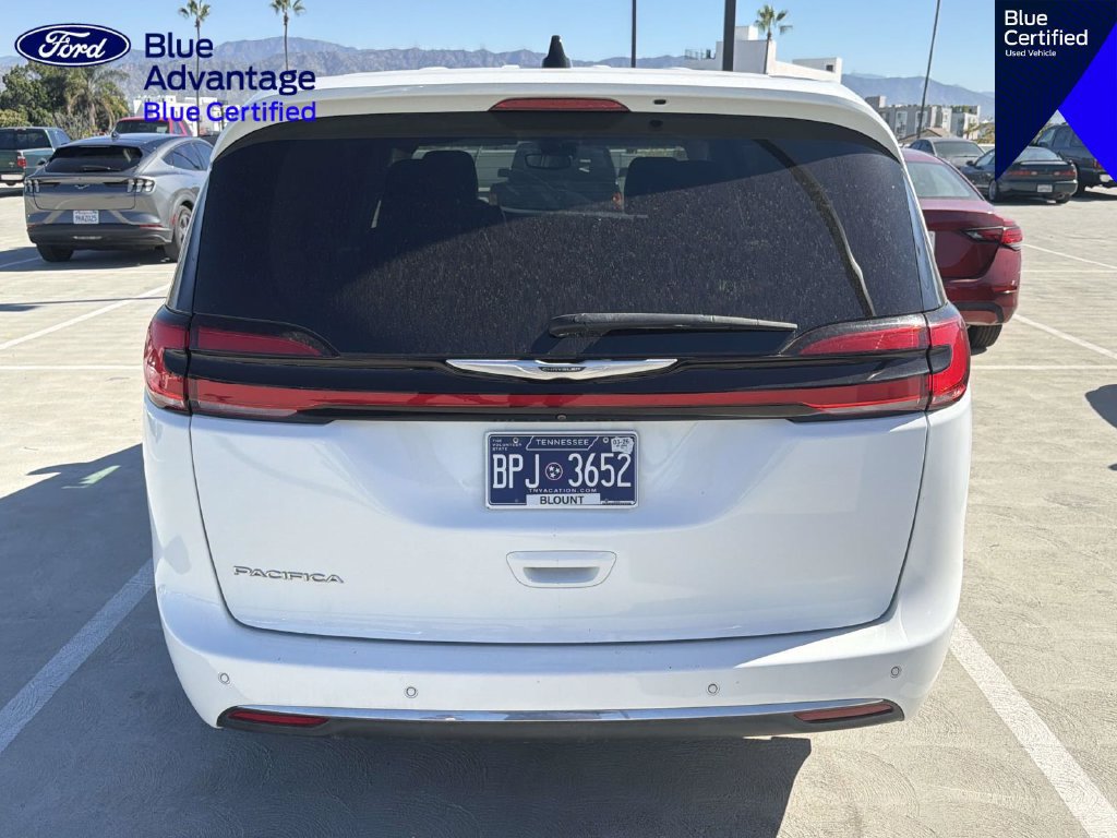 Used 2023 Chrysler Pacifica Touring-L FWD image 21