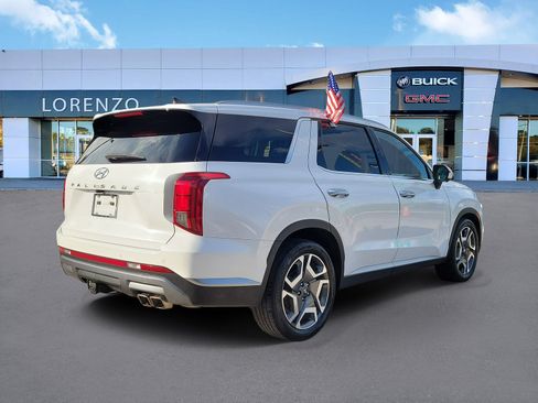 Used 2024 Hyundai Palisade SEL w/ Premium Package FWD image 5