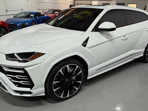 Used 2020 Lamborghini Urus AWD/4WD image 32