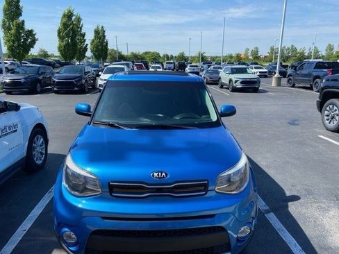 Used 2018 Kia Soul + FWD image 12