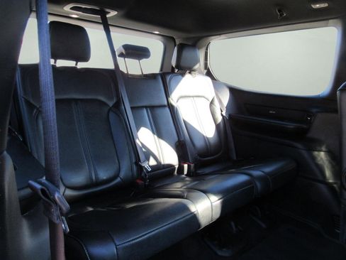 Used 2023 Ford Expedition XLT image 37