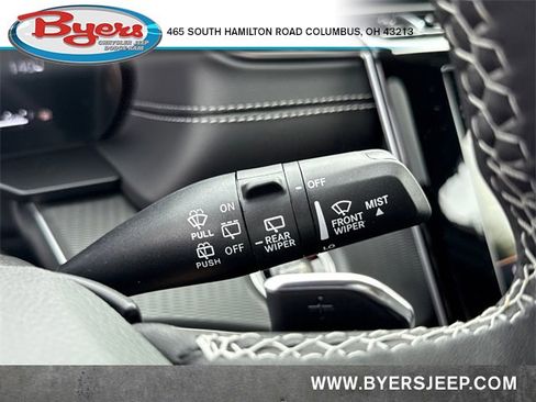 New 2025 Jeep Grand Cherokee Altitude image 20