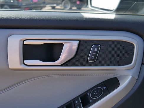 Used 2023 Ford Explorer XLT w/ Equipment Group 202A image 71