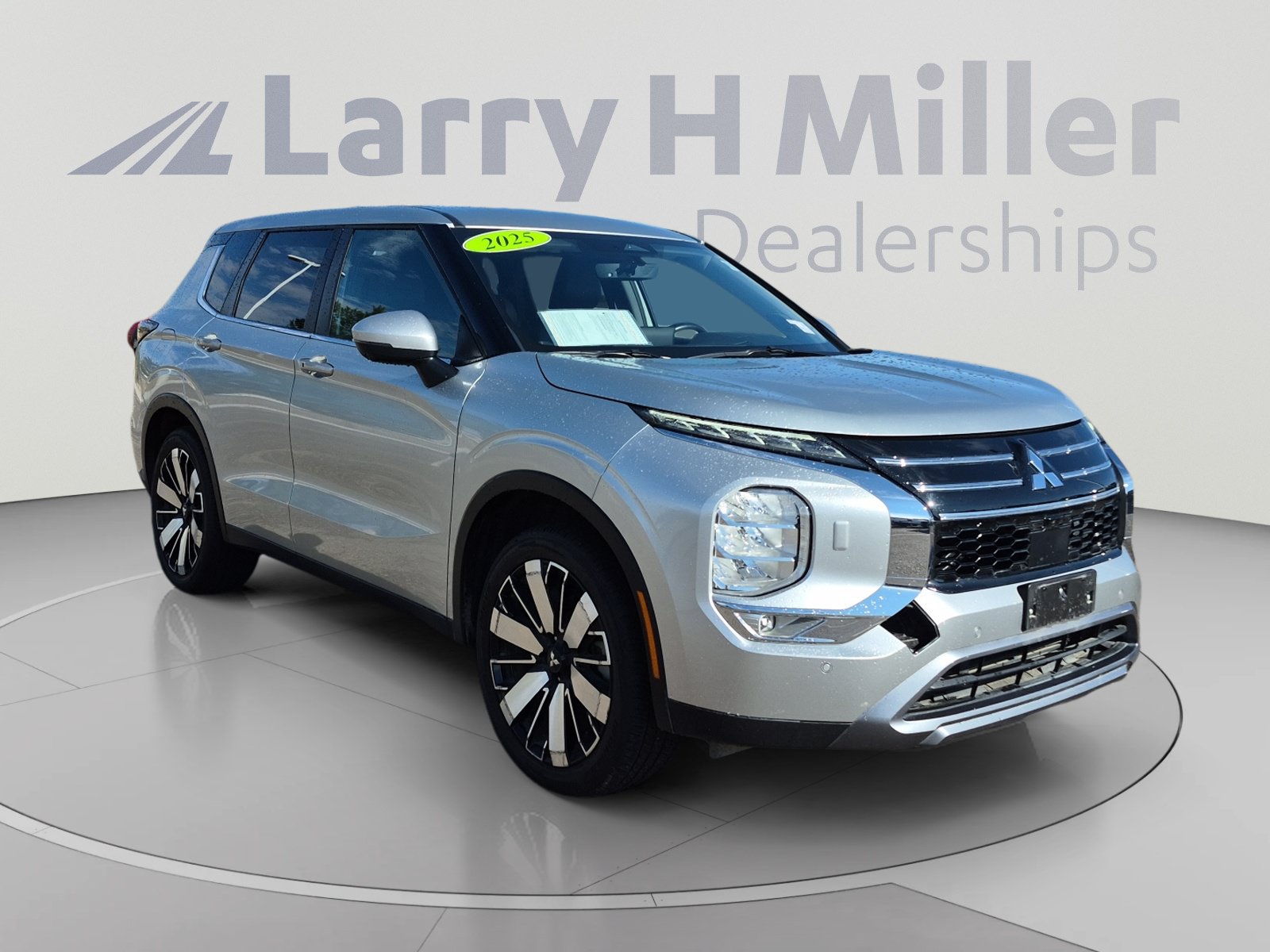 Used 2025 Mitsubishi Outlander SE AWD/4WD image 7