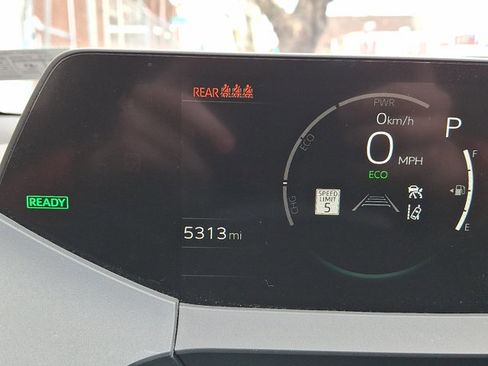 Used 2025 Toyota Prius AWD image 20