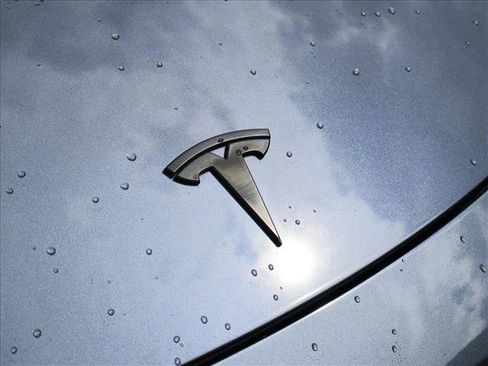 Used 2023 Tesla Model Y Long Range AWD/4WD image 30