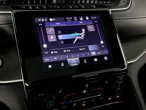 Certified 2024 Jeep Grand Cherokee L Altitude image 18