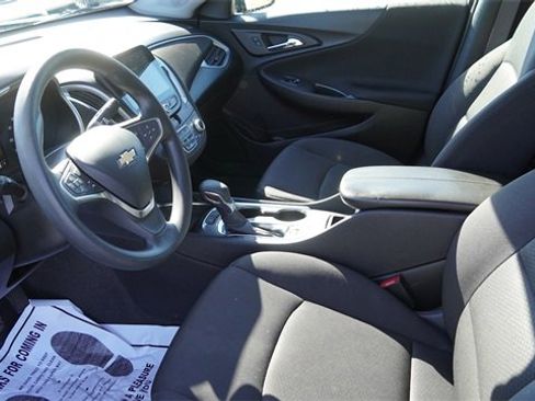 Used 2024 Chevrolet Malibu LT image 18