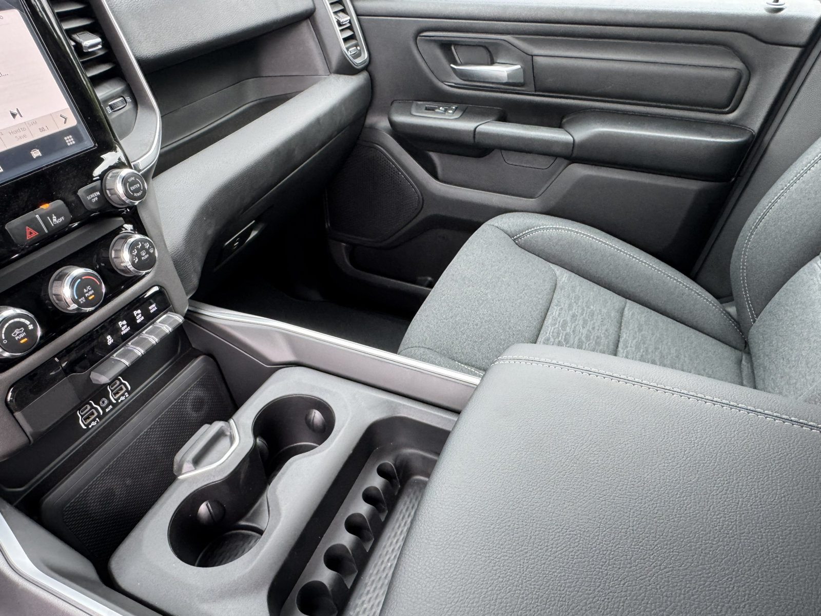 New 2026 RAM 1500 Express AWD/4WD image 29