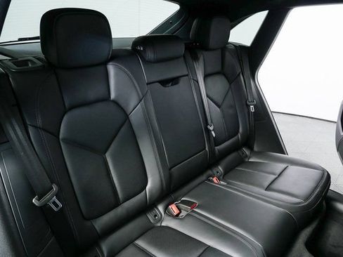Used 2026 Porsche Macan AWD/4WD image 21