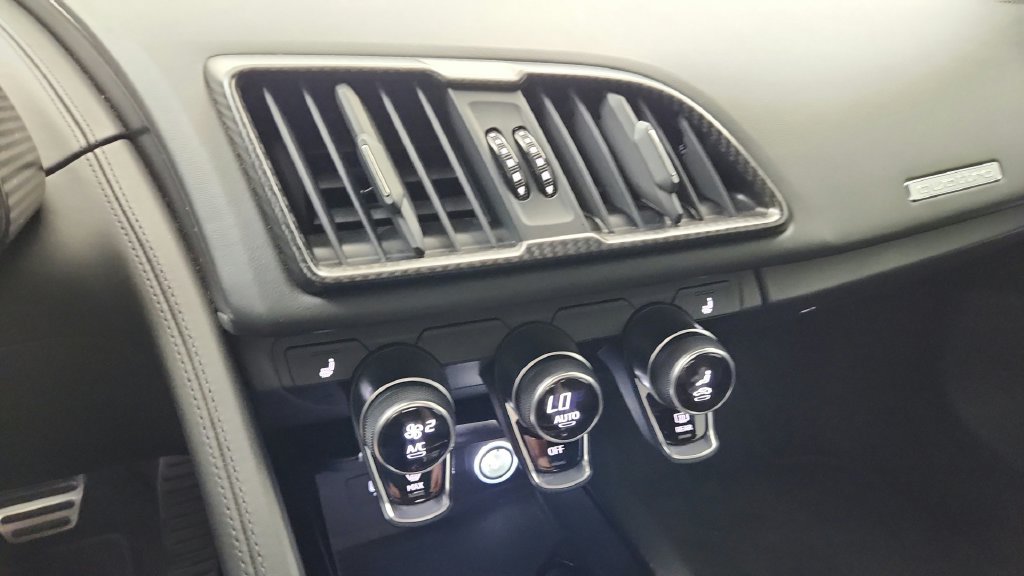 Used 2017 Audi R8 V10 w/ Carbon Exterior Package AWD/4WD image 79