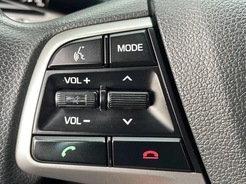 Used 2017 Hyundai Elantra SE FWD image 14