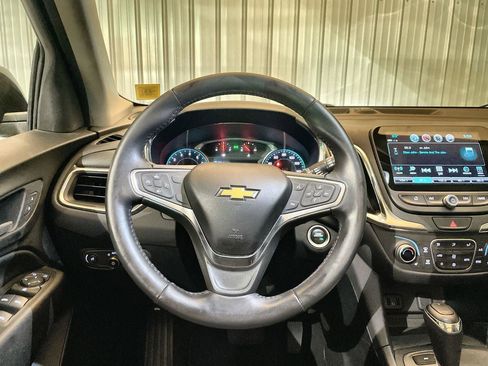 Used 2018 Chevrolet Equinox LT w/ Sun & Infotainment Package image 11