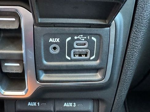 New 2026 Jeep Gladiator Sport image 25