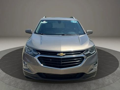 Used 2018 Chevrolet Equinox LT FWD image 2