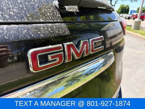 Used 2024 GMC Terrain SLT AWD/4WD image 7