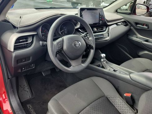 Used 2020 Toyota C-HR LE FWD image 10