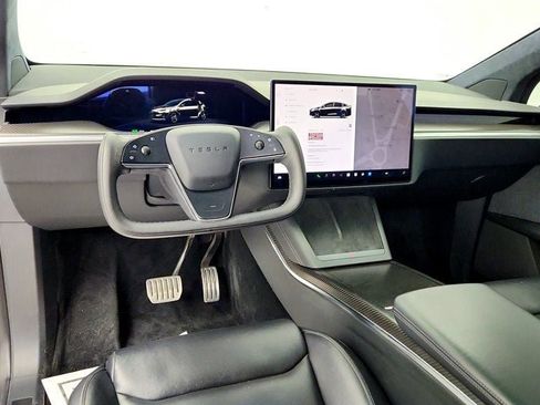 Used 2022 Tesla Model X Plaid image 12