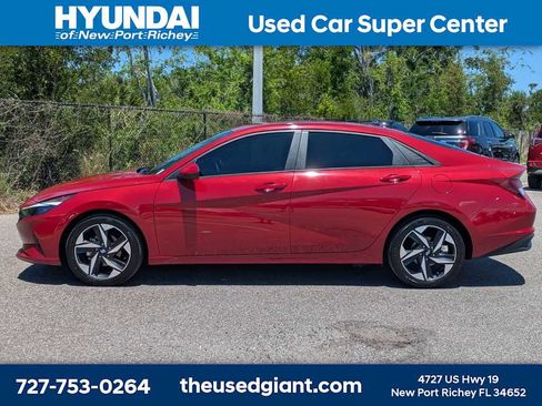 Used 2023 Hyundai Elantra SEL w/ Convenience Package FWD image 2